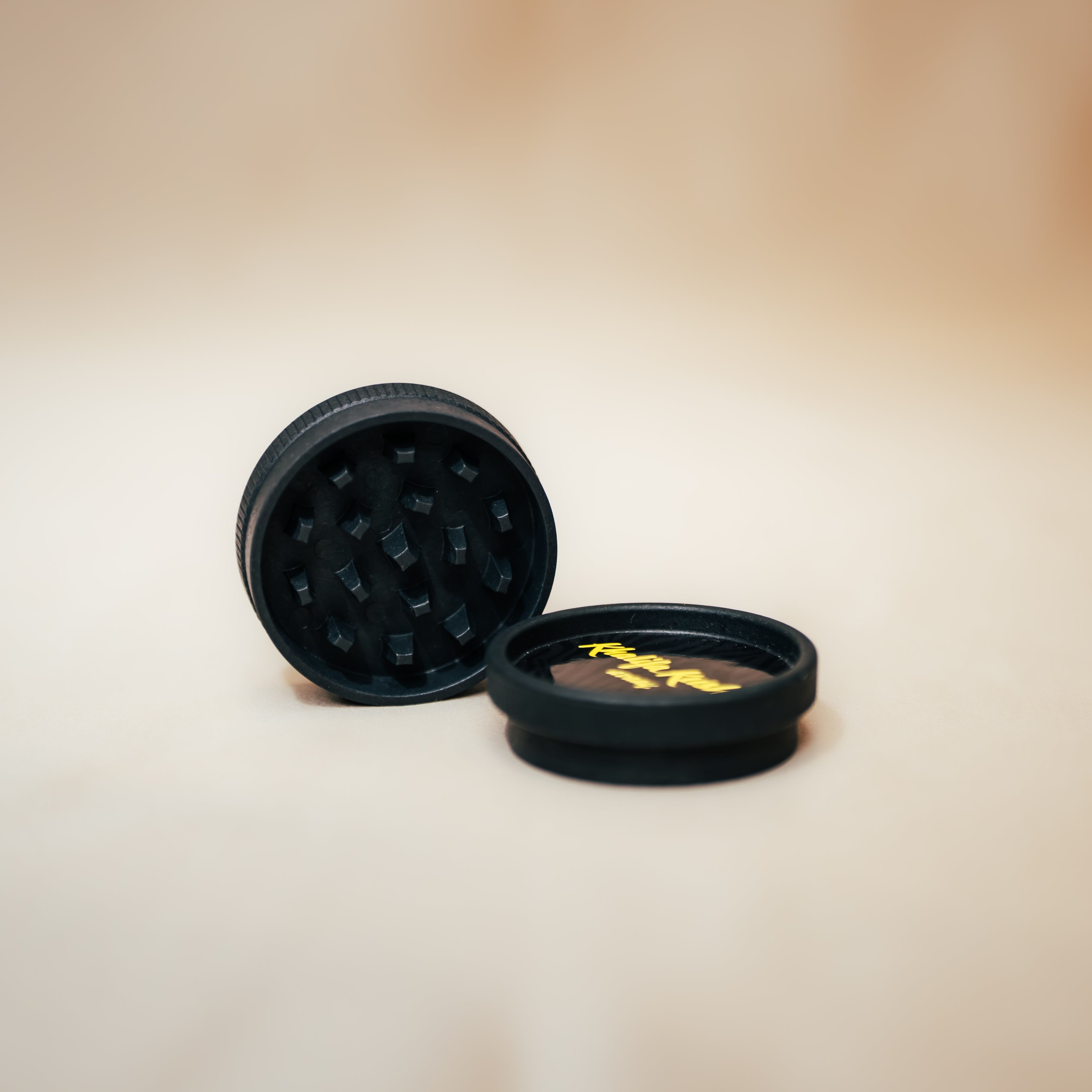 avaay x Khalifa Kush – Grinder
