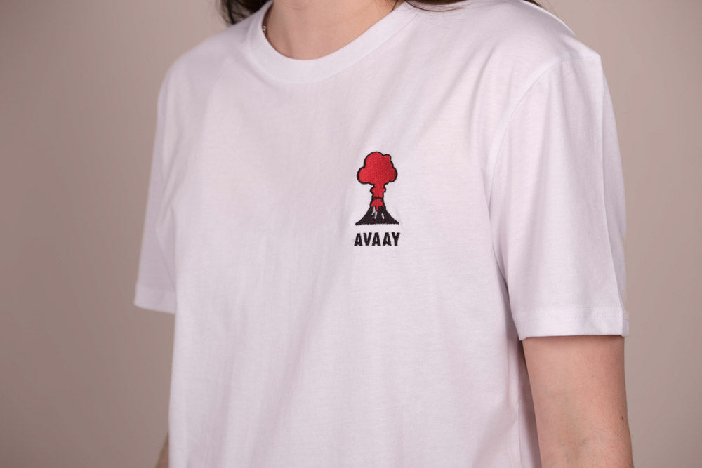 T-Shirt aus Bio-Baumwolle – "Critical Eruption"
