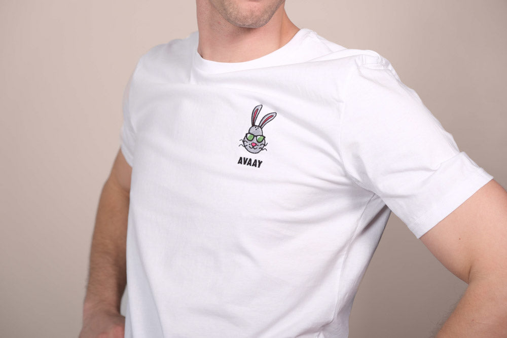 T-Shirt aus Bio-Baumwolle – "Karel sein Hase"